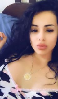 Çekicilik Dolu, Uzun Kızıl Saçlarıyla Büyüleyen Merkez Escort Kız: Buse