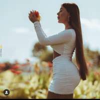 Sınırsız Escort Bölgesinde Parlayan Güzel: Romantik ve Maceracı