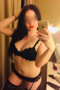 Sınırsız Escort'ta Eşsiz Güzellikteki Kız: Çılgın ve Heyecan Verici Bir Macera