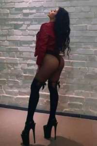 Sınırsız Escort'taki Zevk Denizine Adım At